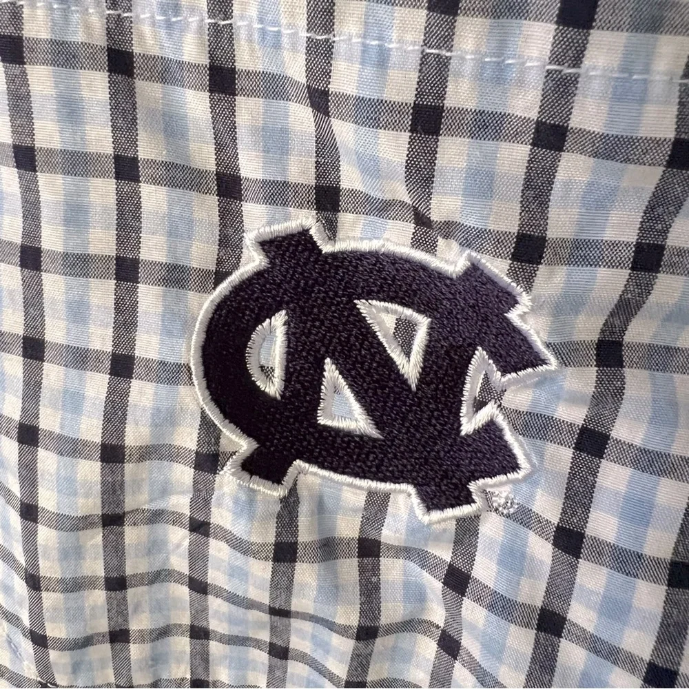 Campus Specialties UNC Tar Heel Men Blue Checkered Shirt Embroidered logo Sz M